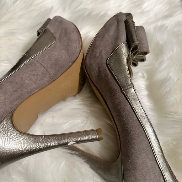 Metallic Heels - Picture 4 of 8